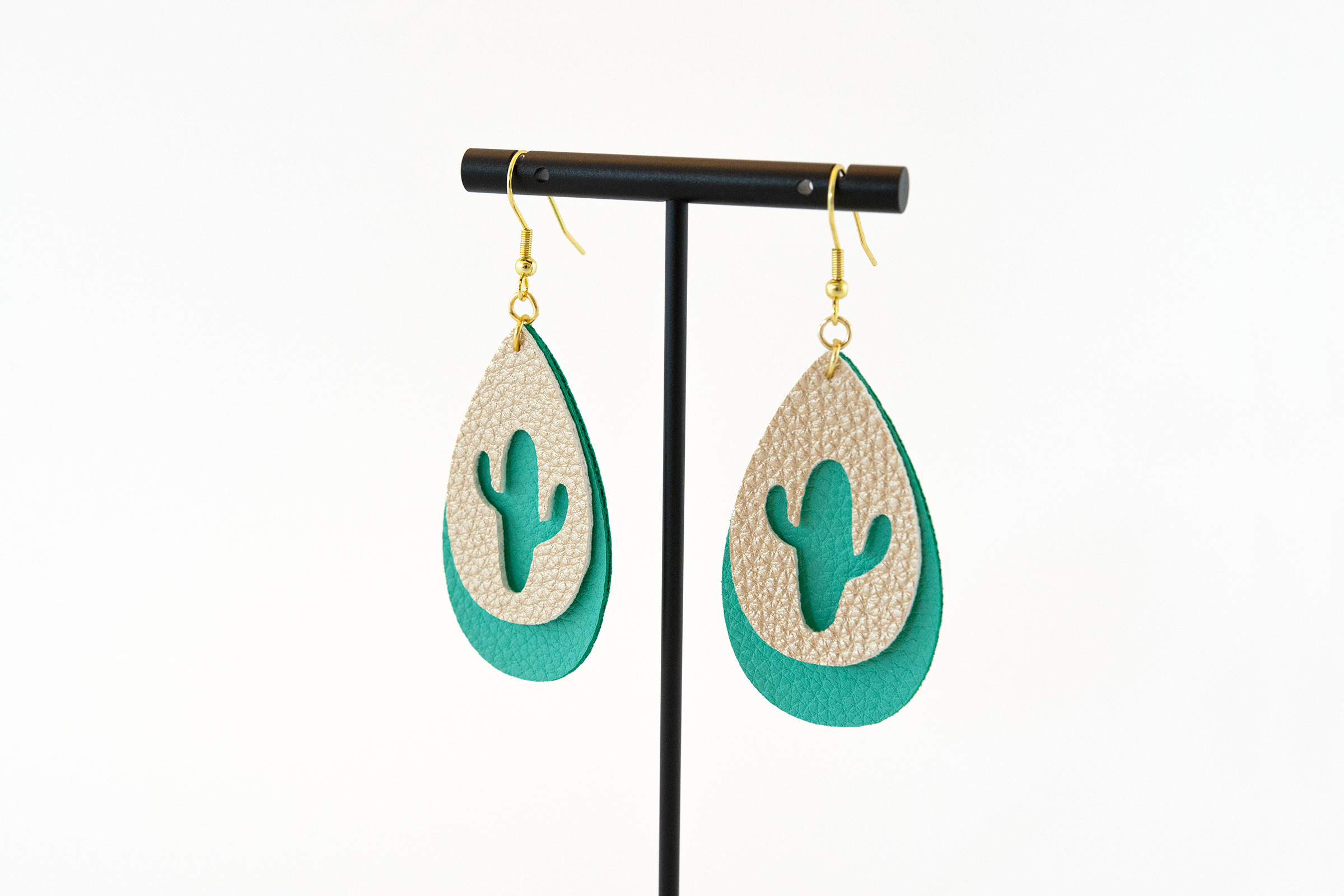 Green cactus earrings - front view